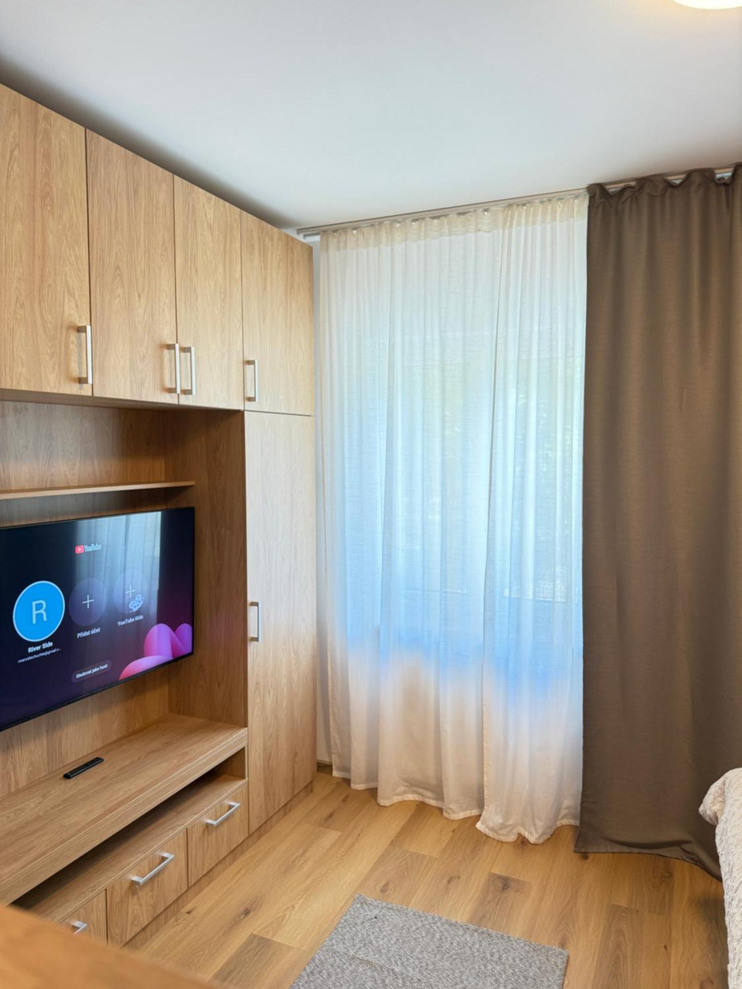 Riverside Apartment Praha Exterior foto